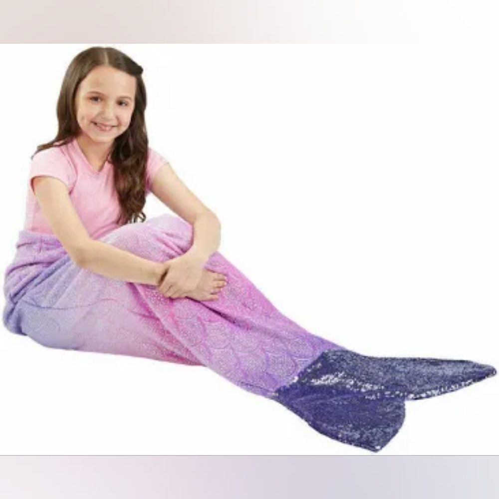 Plush & Playful Mermaid Tail Blanket 🧜🏻‍♀️